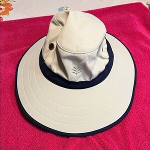 Coolibar Cream and Navy Men’s Sun/Golf Hat